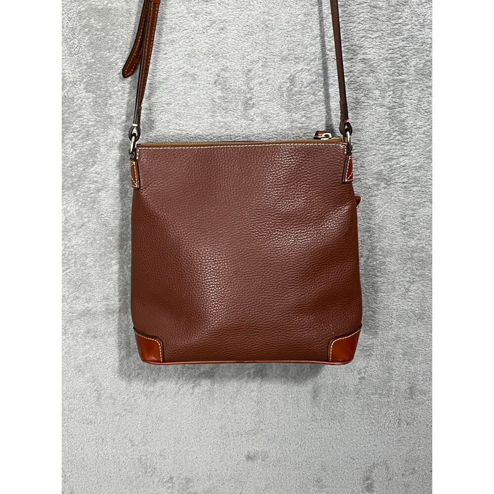 Classic Dooney & Bourke Crossbody Bag Brown Pebbled Leather Red Lining - Picture 5 of 14